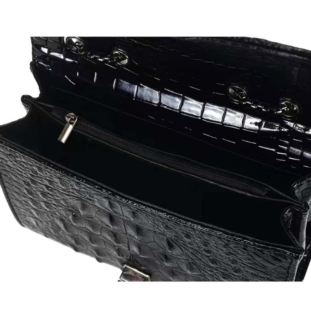 Woman’s Purse - image 8